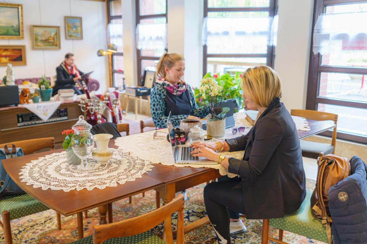 Tante Alma'S Bonner Hotel Екстериор снимка