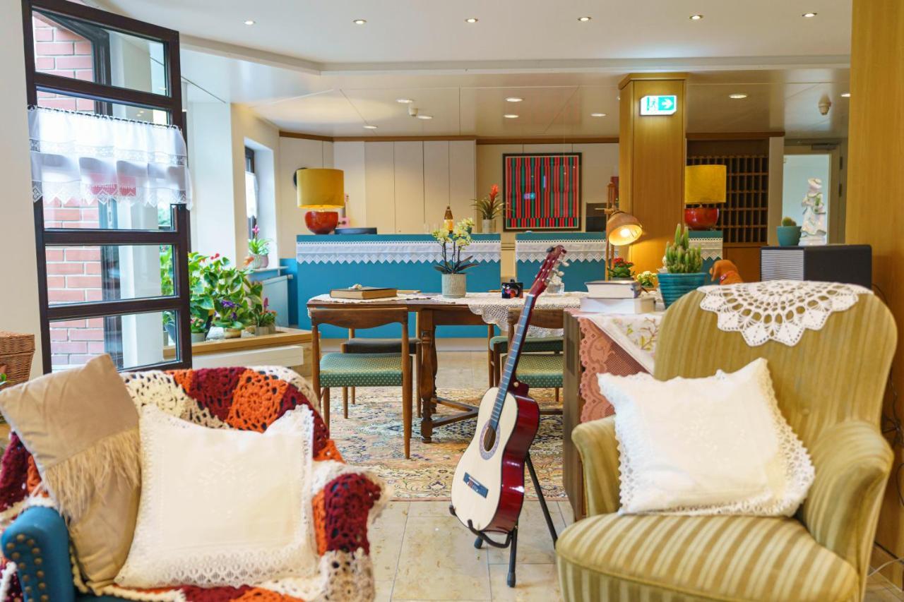 Tante Alma'S Bonner Hotel Екстериор снимка