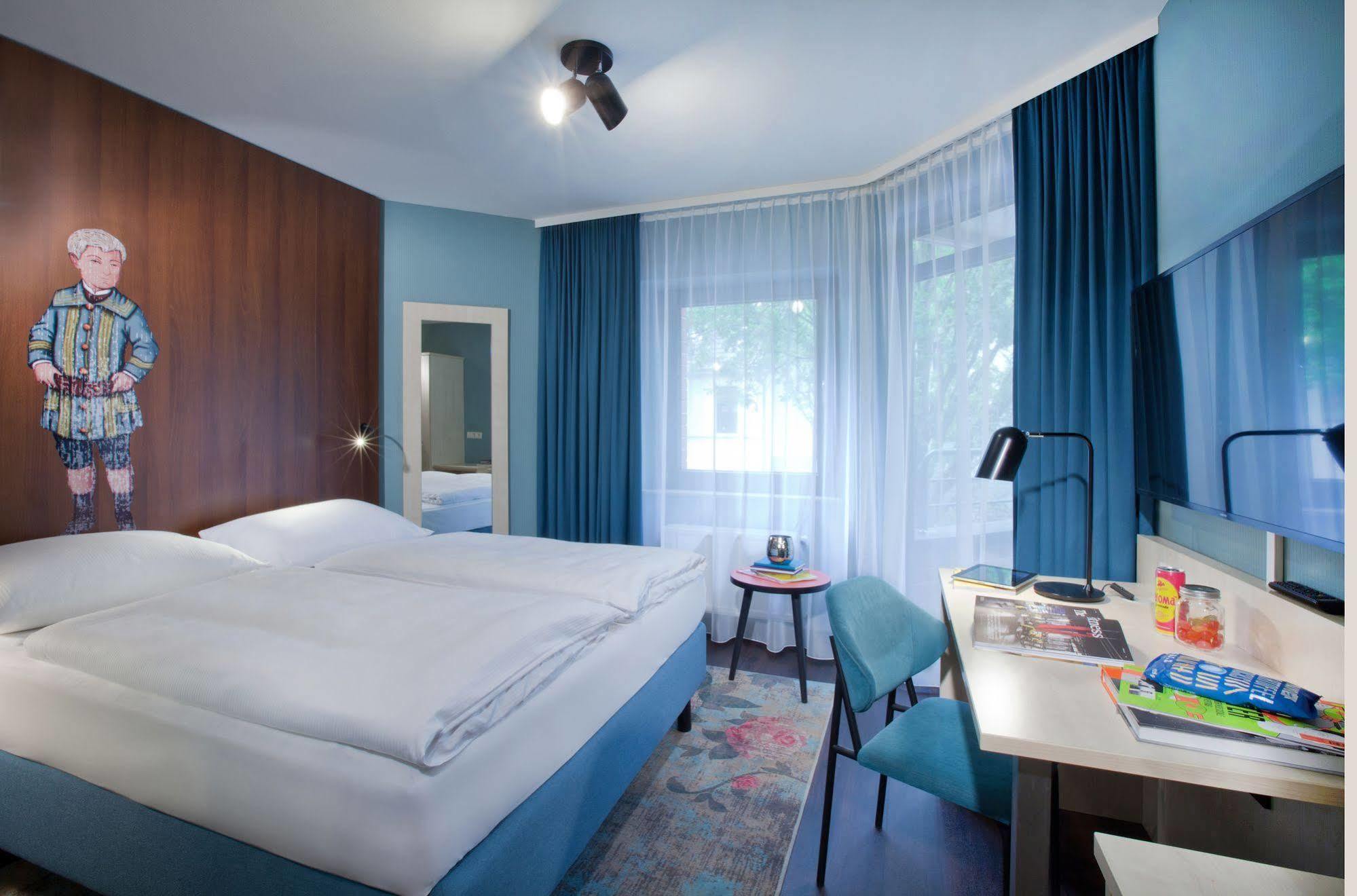 Tante Alma'S Bonner Hotel Екстериор снимка