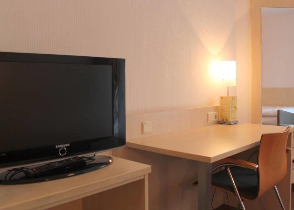 Tante Alma'S Bonner Hotel Екстериор снимка